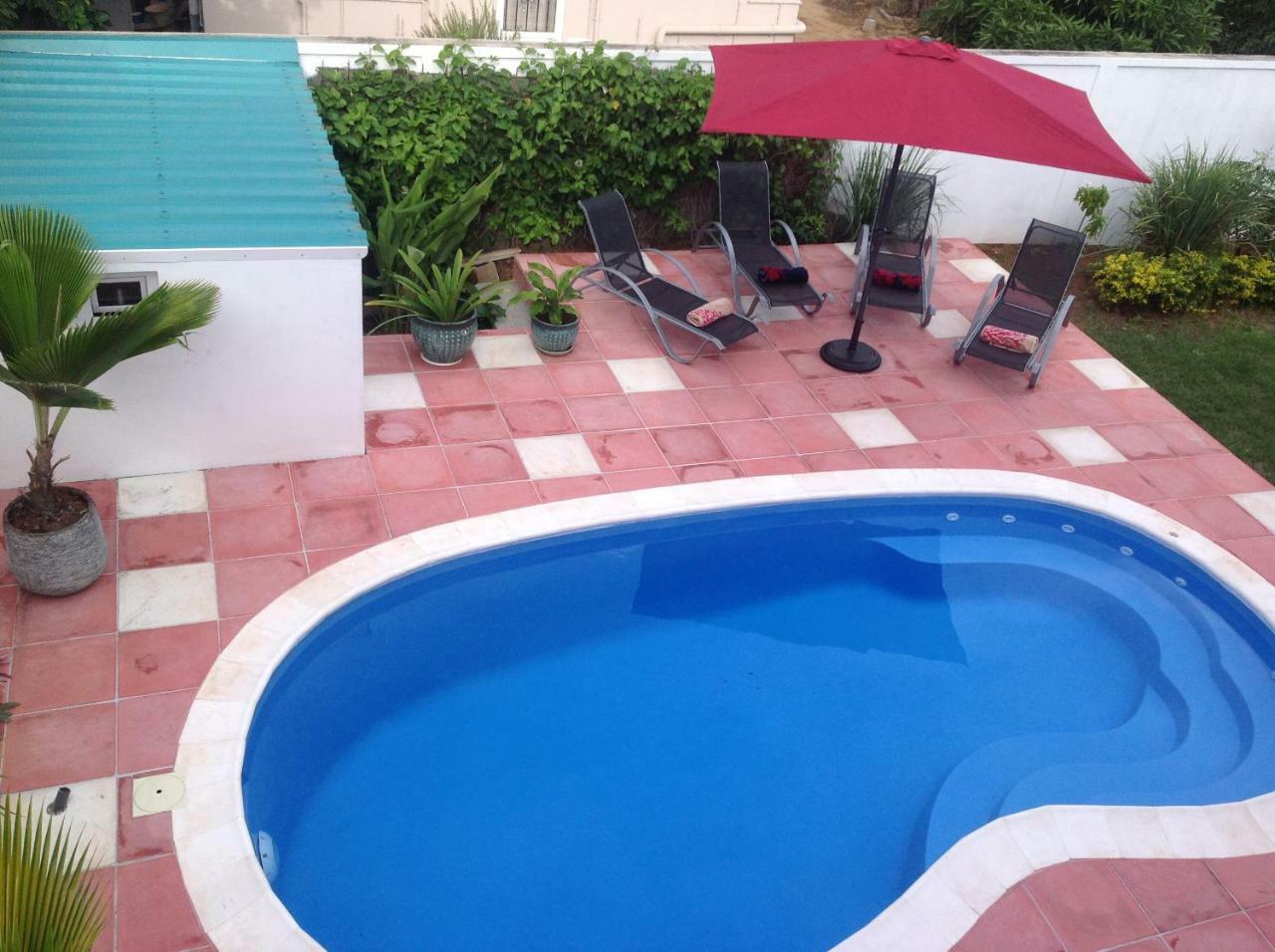Fayruz Villa Is A 3 Bedroom, 3 Bathroom Detached House With Ac And Swimming Pool 5 Minutes Walk From Flic En Flac Public Beach Esterno foto